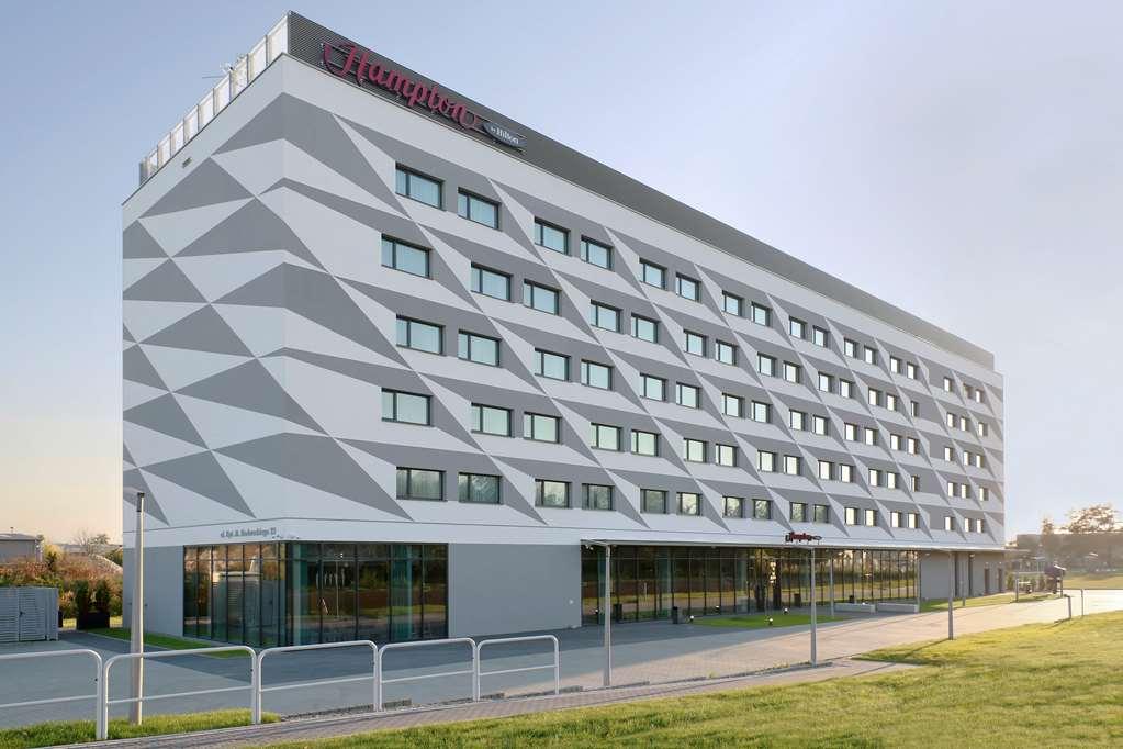 Hampton By Hilton Krakow Airport Hotel Balice Buitenkant foto