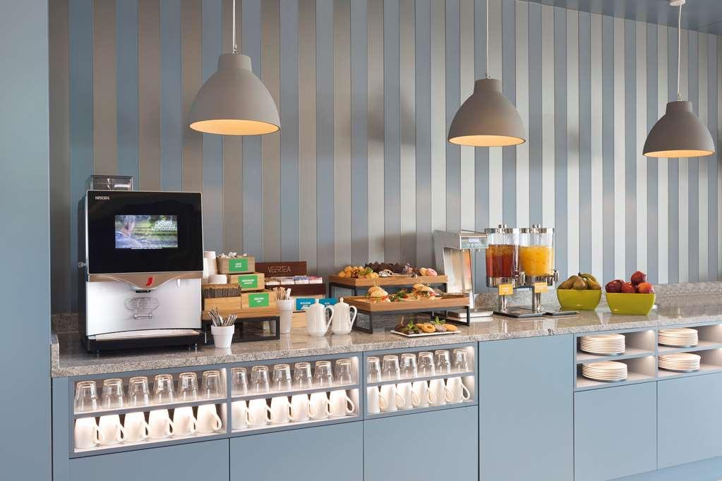 Hampton By Hilton Krakow Airport Hotel Balice Buitenkant foto