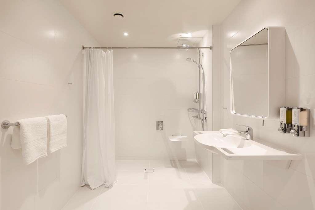 Hampton By Hilton Krakow Airport Hotel Balice Buitenkant foto
